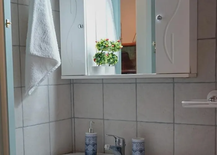 Kantounia Stonehouse Vavkerí